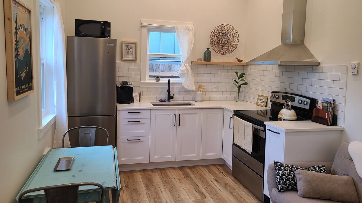 Cumberland House | Guest suite downtown Cumberland - walk to trails and amenities!