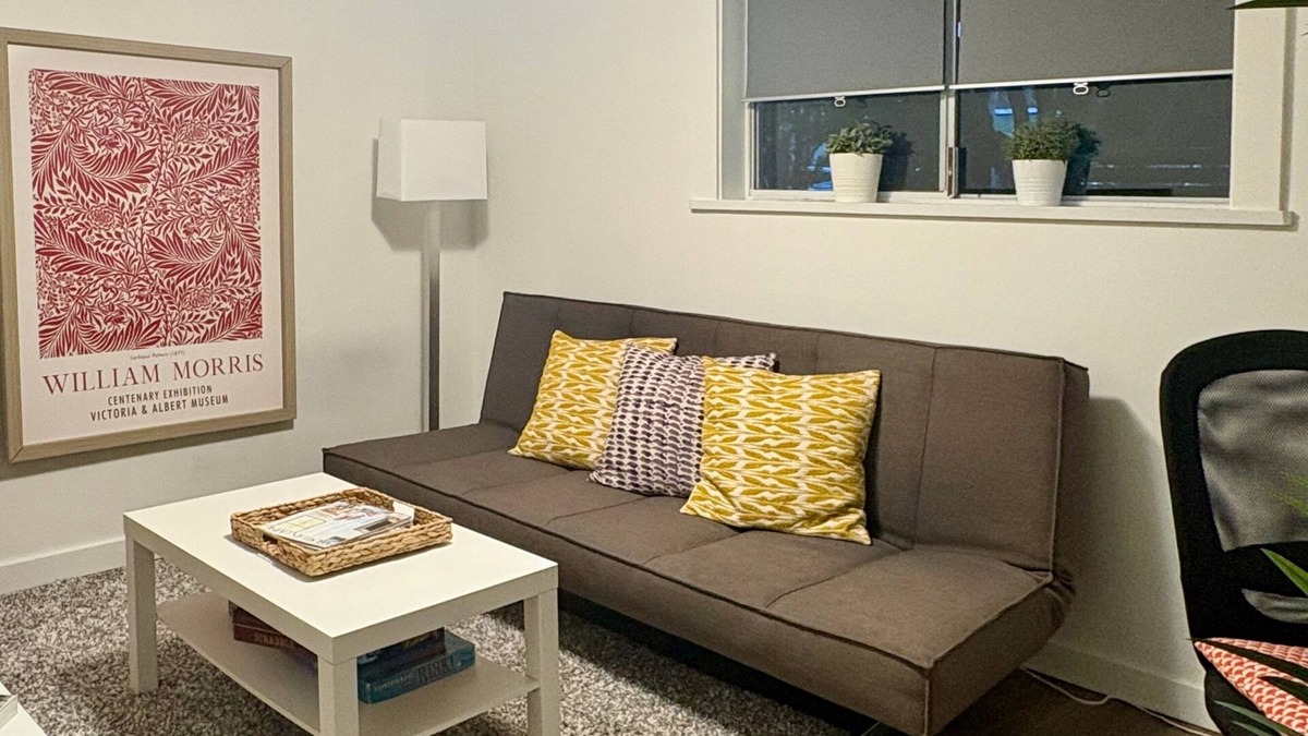 Kitsilano House | Guest suite in Kitsilano - Walking distance to beaches & shops.