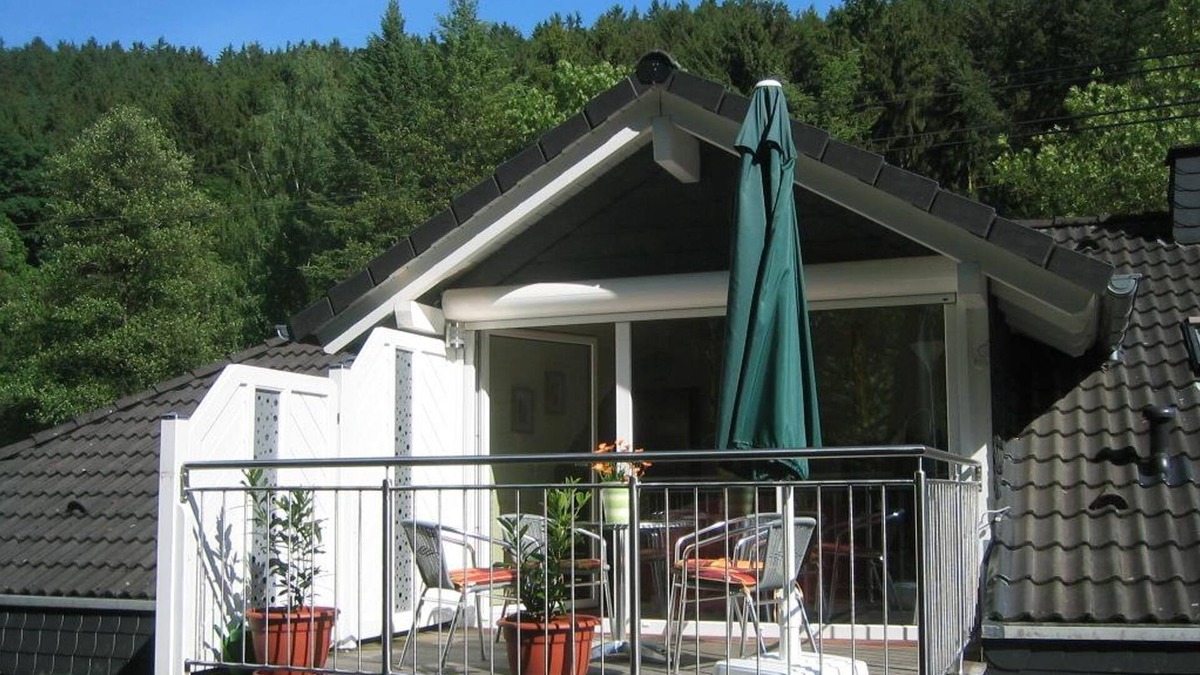Monreal Apartment | Guesthouse - 4-bed apartment Löwenburg - Apartments Schoor