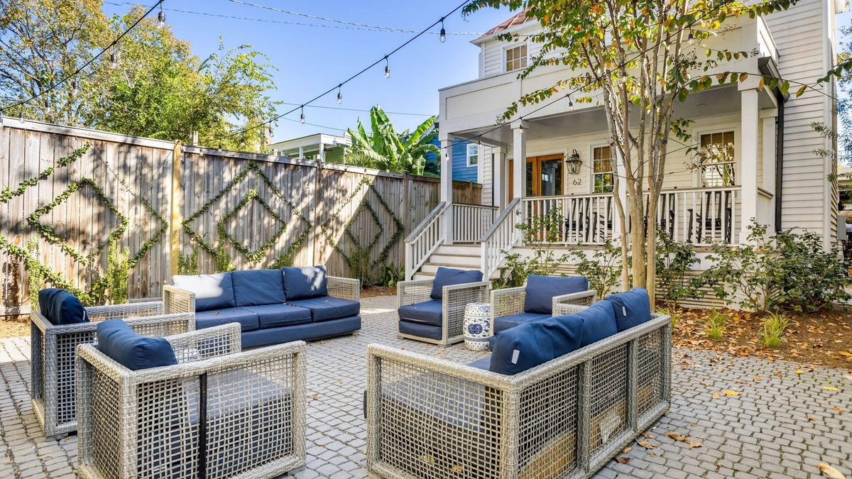 Cannonborough Elliotborough House | Guesthouse Charleston: WEST (62 & 64)