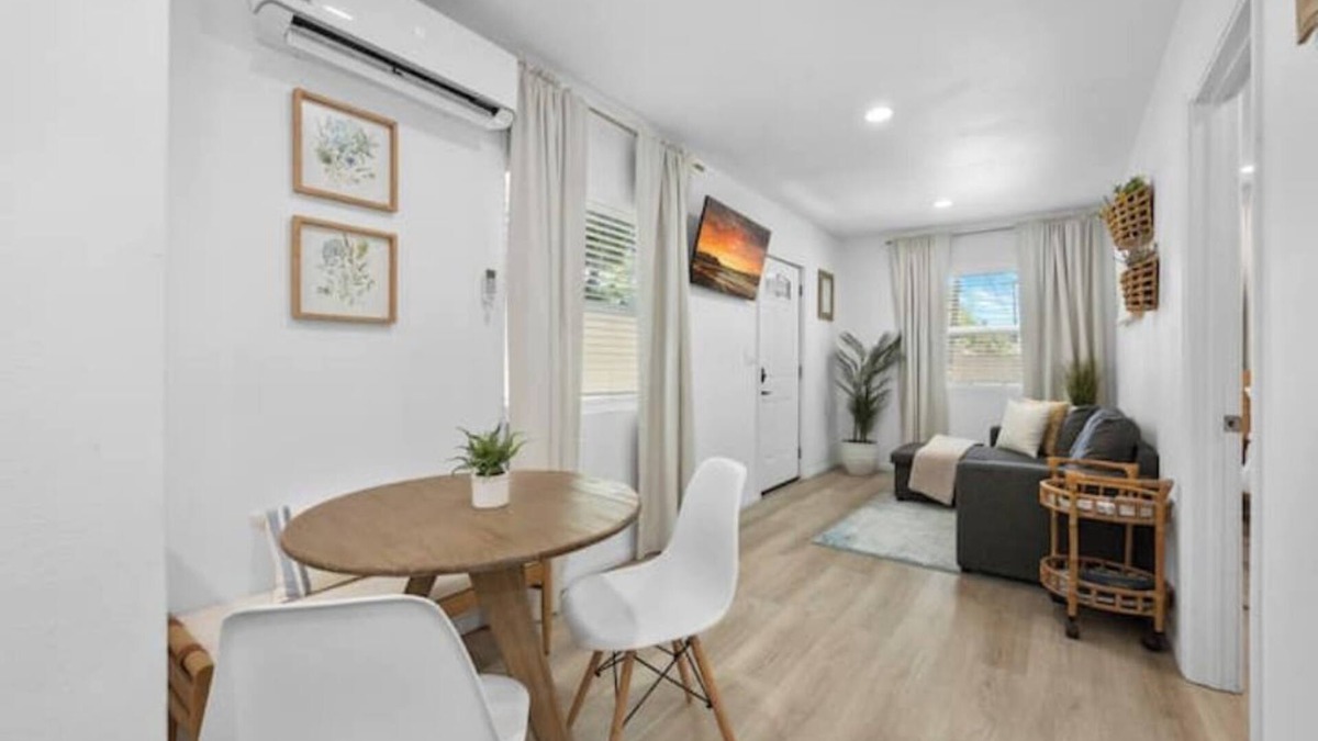 Riverview House | Guesthouse near Disney, Private entrance, Fast Wifi, Self-Check-in