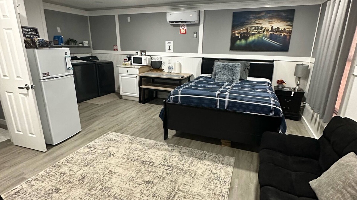 Spring House | Guesthouse studio Generac backup powered w washer&dryer. Fully equipped.