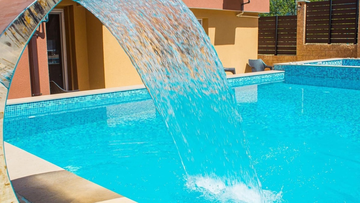 Sapareva Banya Villa | Guesthouse “The Rock” with outdoor mineral swimming pool & jacuzzi