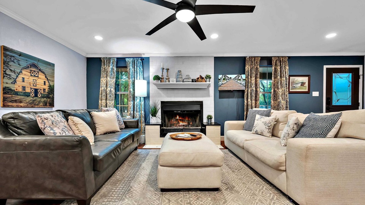 Waco House | Guesthouse with a Game Room! 17 min to Silos!
