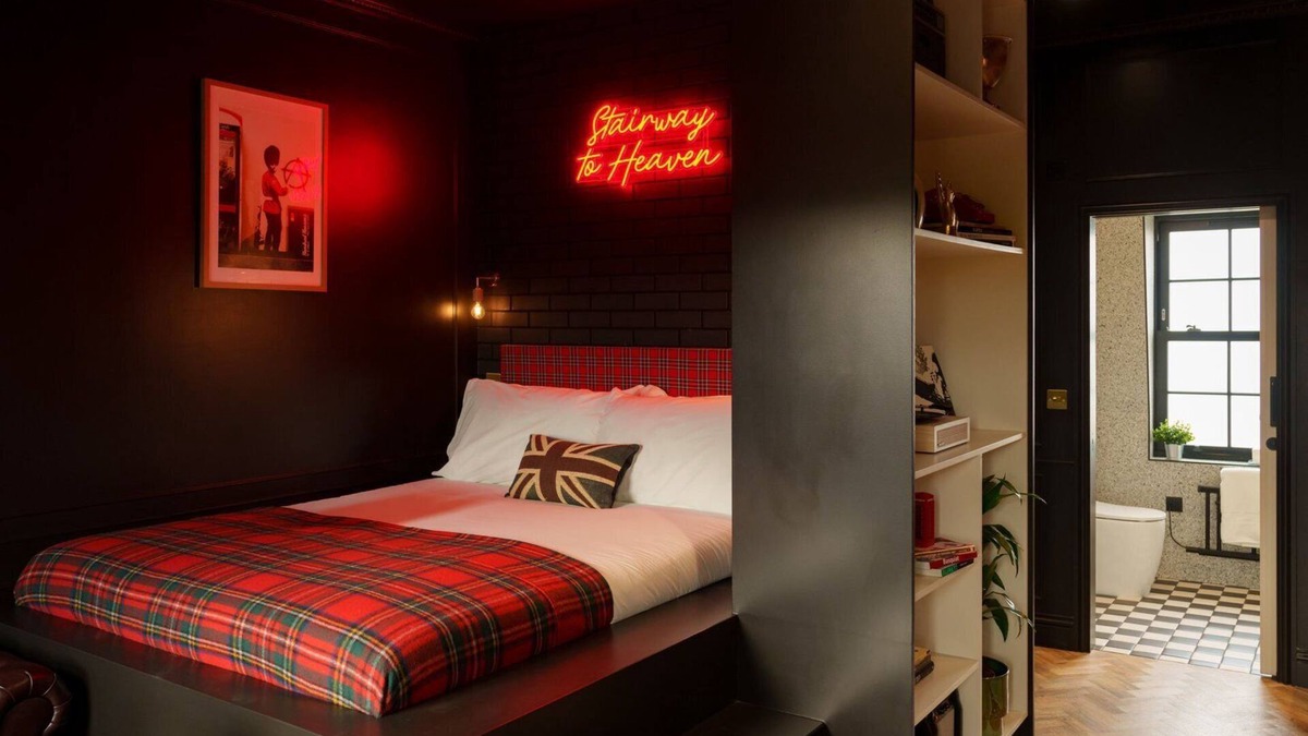 Camden Town with Primrose Hill Apartment | GuestReady - Artistic studio in Camden Town