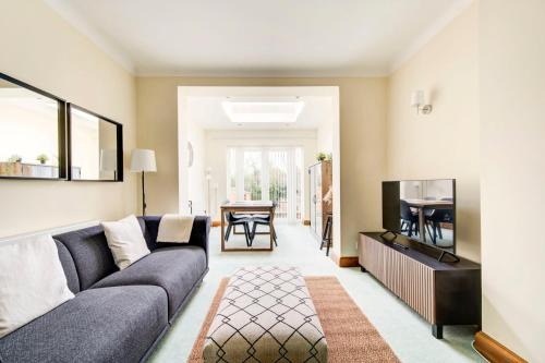North Greenford Apartment | GuestReady - Big 4BR by Horsenden Hill Park
