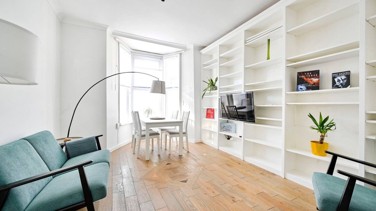 Brondesbury Apartment | GuestReady – Bright 2BR Near West Hampstead