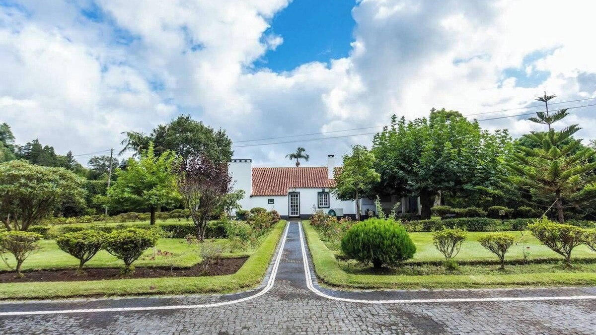 Furnas House | GuestReady - Casa das duas Ribeiras