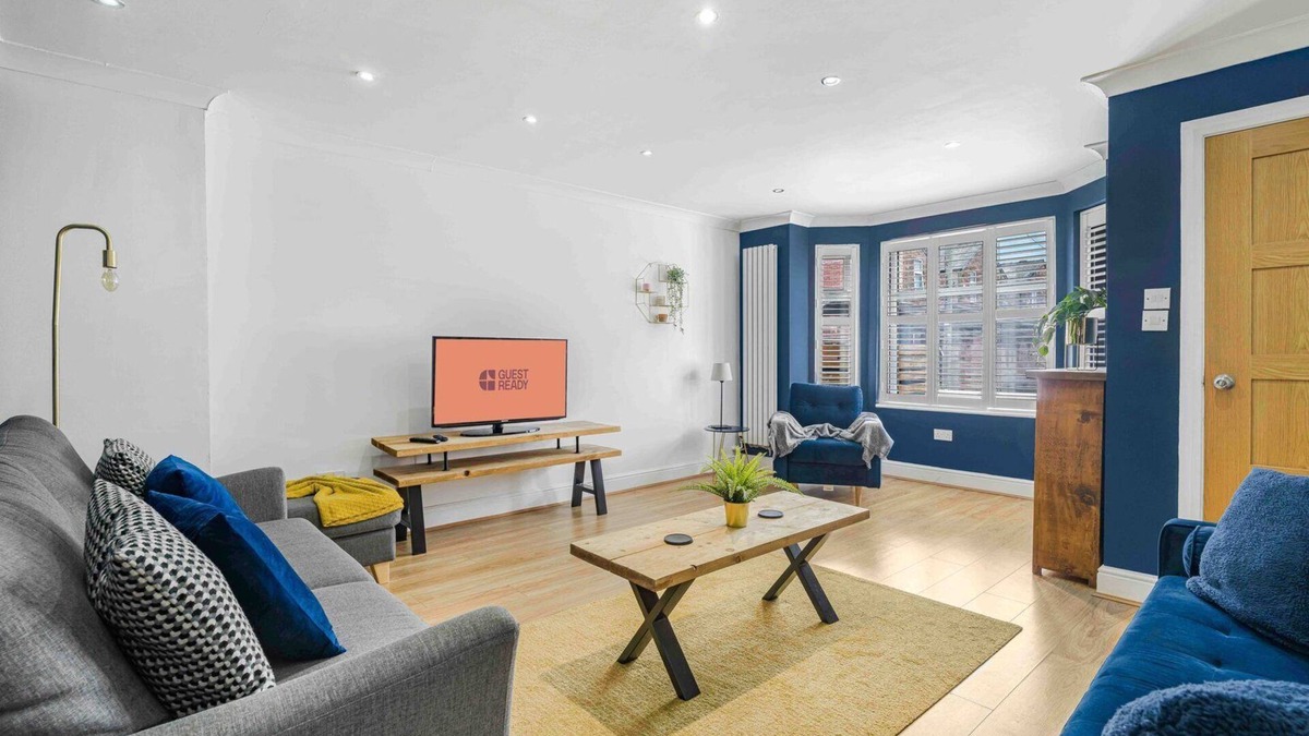 Trafford House | GuestReady - Charming Retreat in Trafford