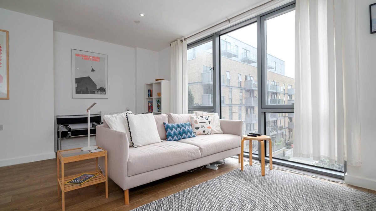 Lansbury Apartment | GuestReady - Chic stay with balcony in London