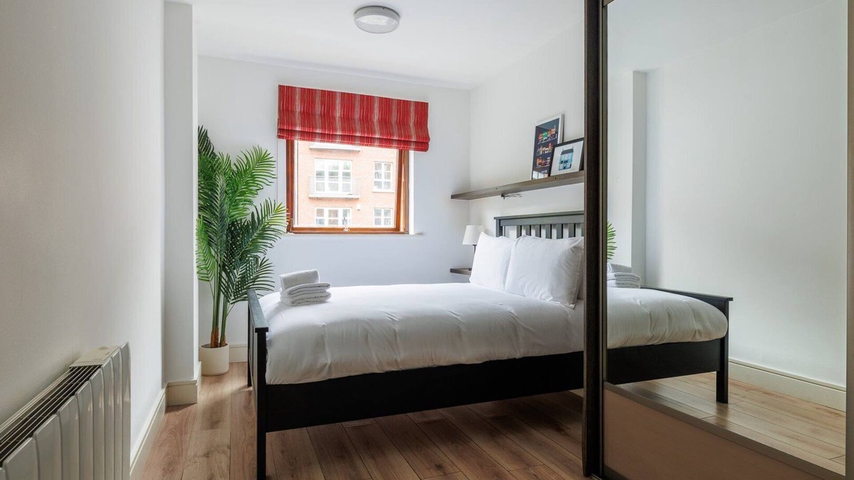 Grand Canal Dock Apartment | GuestReady Essential - Elegant city stay in Dublin
