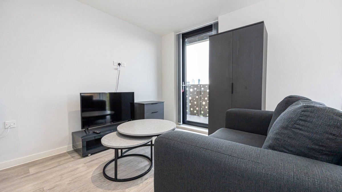 Vauxhall Apartment | GuestReady Essential - Studio in Liverpool