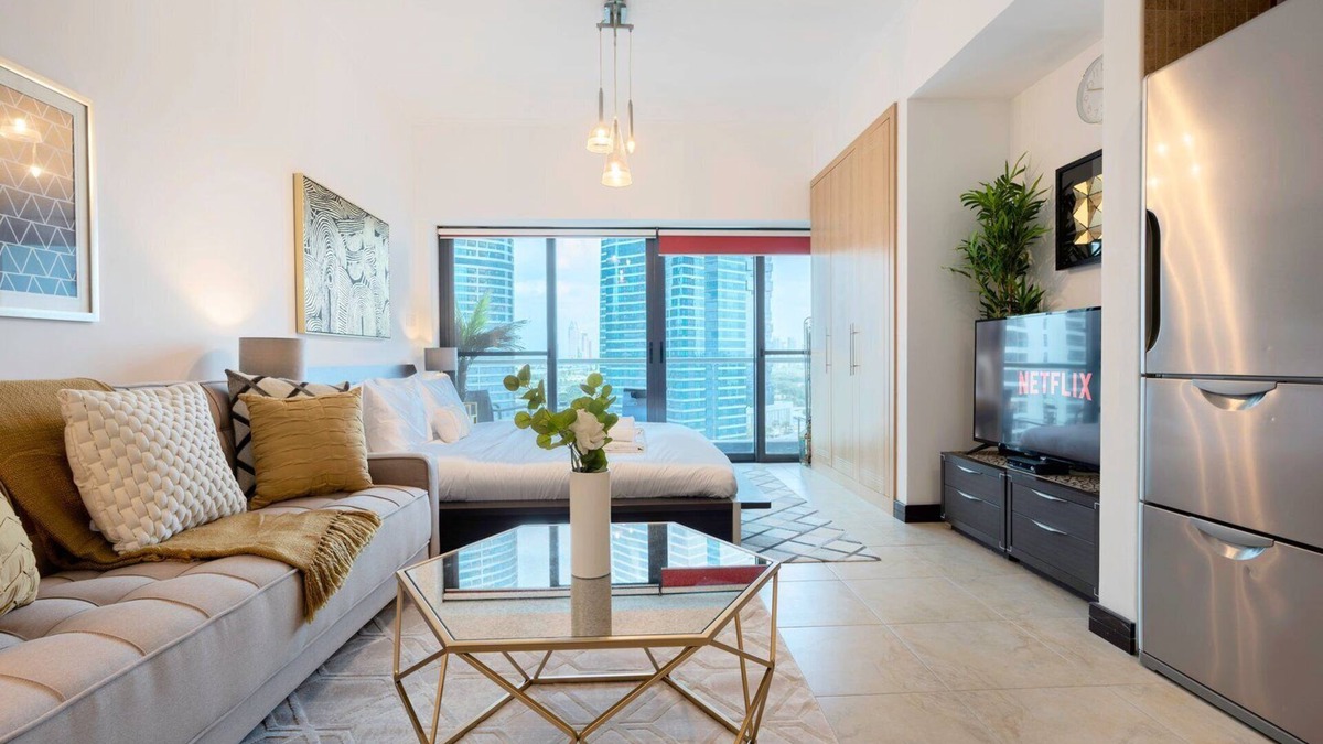 Jumeirah Lake Towers Apartment | GuestReady Holiday Homes - Lux Studio with a View