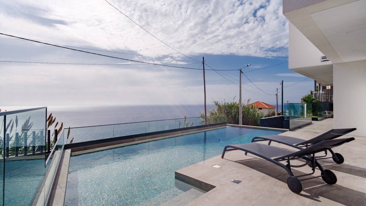 Campanario Villa | GuestReady - Madeiran oasis with ocean view