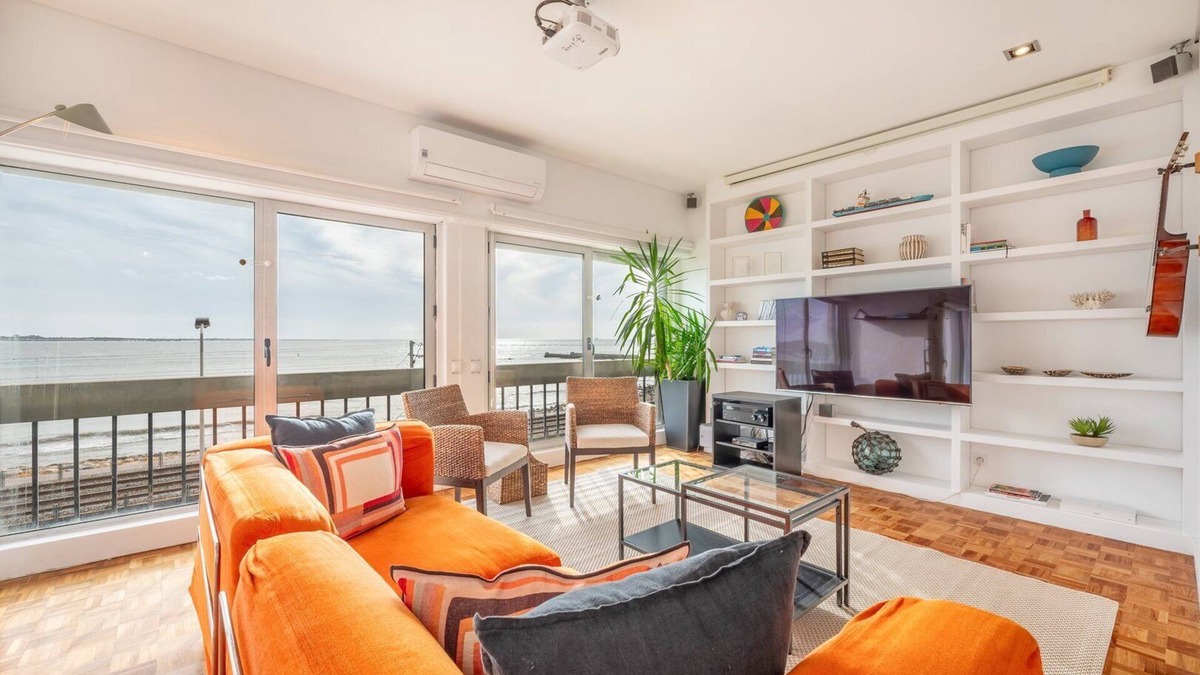 Linda-a-Velha Apartment | GuestReady - Riverfront modern living