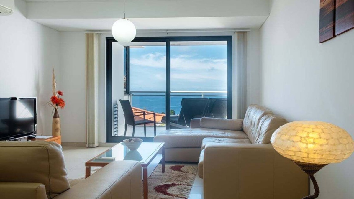 Canico Apartment | GuestReady - Sea-View Stay