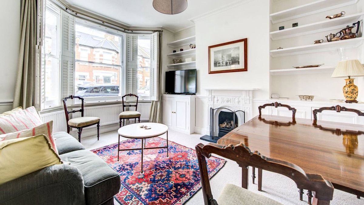 Thamesfield House | GuestReady - Traditional Dwelling in Putney