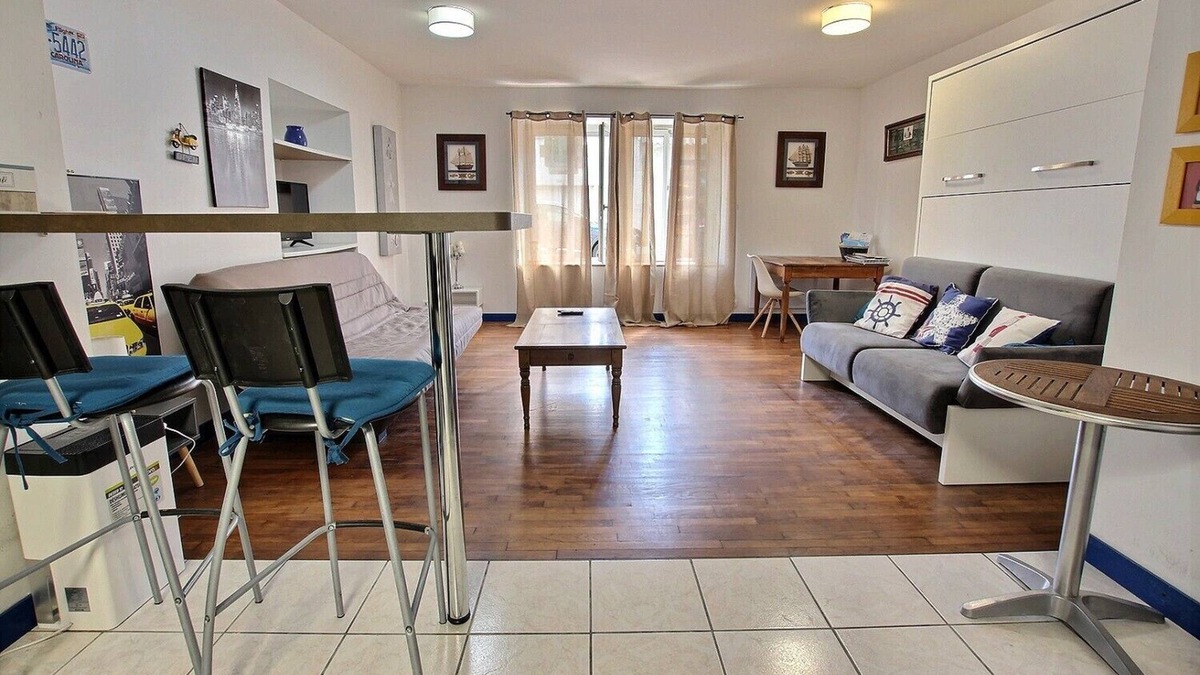 Guilvinec Apartment | Guilvinec center two-room apartment - sleeps 6 - Reservations possible per night