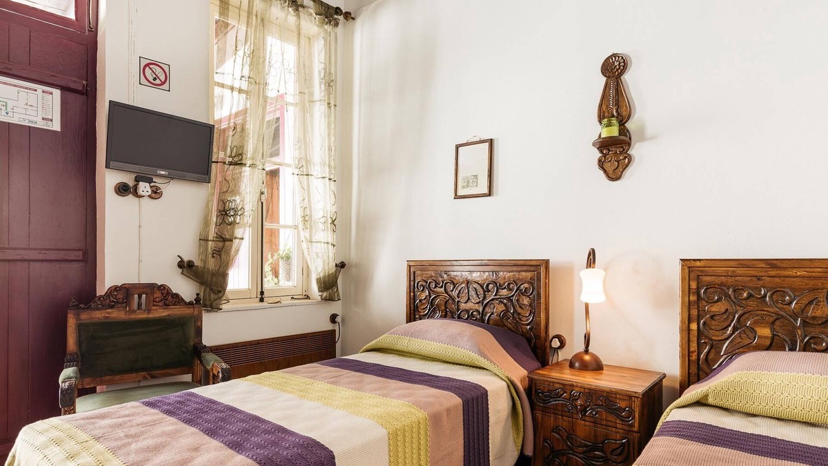 Yenisehir Bed & Breakfast | GUL HANIM HOUSE BOUTIQUE HOTEL WHITE ROSE ROOM in the walled city Nicosia