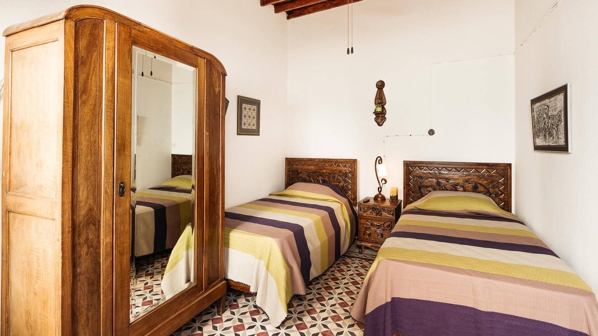 Yenisehir Bed & Breakfast | GUL HANIM HOUSE BOUTIQUE HOTEL YELLOW ROSE ROOM in the walled city Nicosia