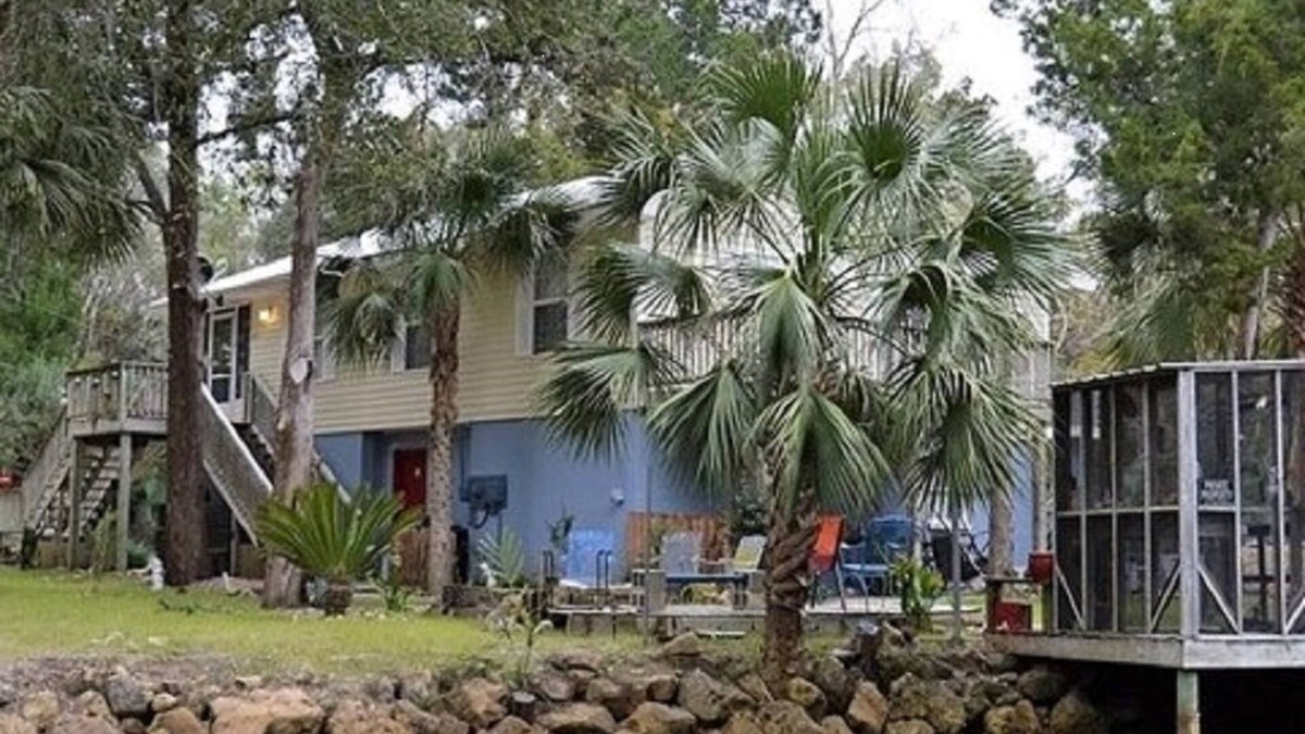 Steinhatchee House | GULF ACCESS home w/dockage, private yard & 2 min walk to eat and stores!
