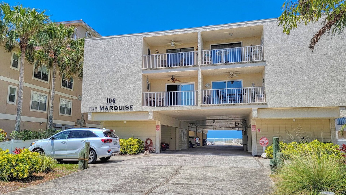 Independence Square Condo | Gulf and Intracoastal Views! WALK TO 4 OR 5 RESTAURANTS & MORE!