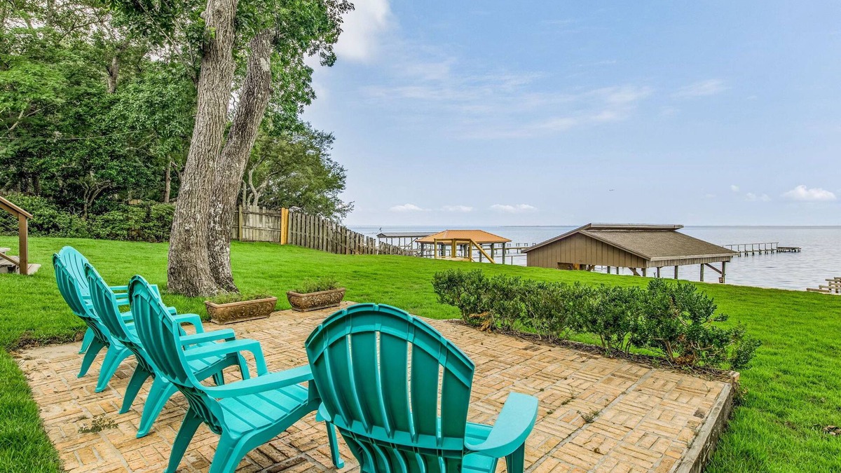 Gulf Breeze House | Gulf Breeze 3BR Sleeps 12 Pet-Friendly