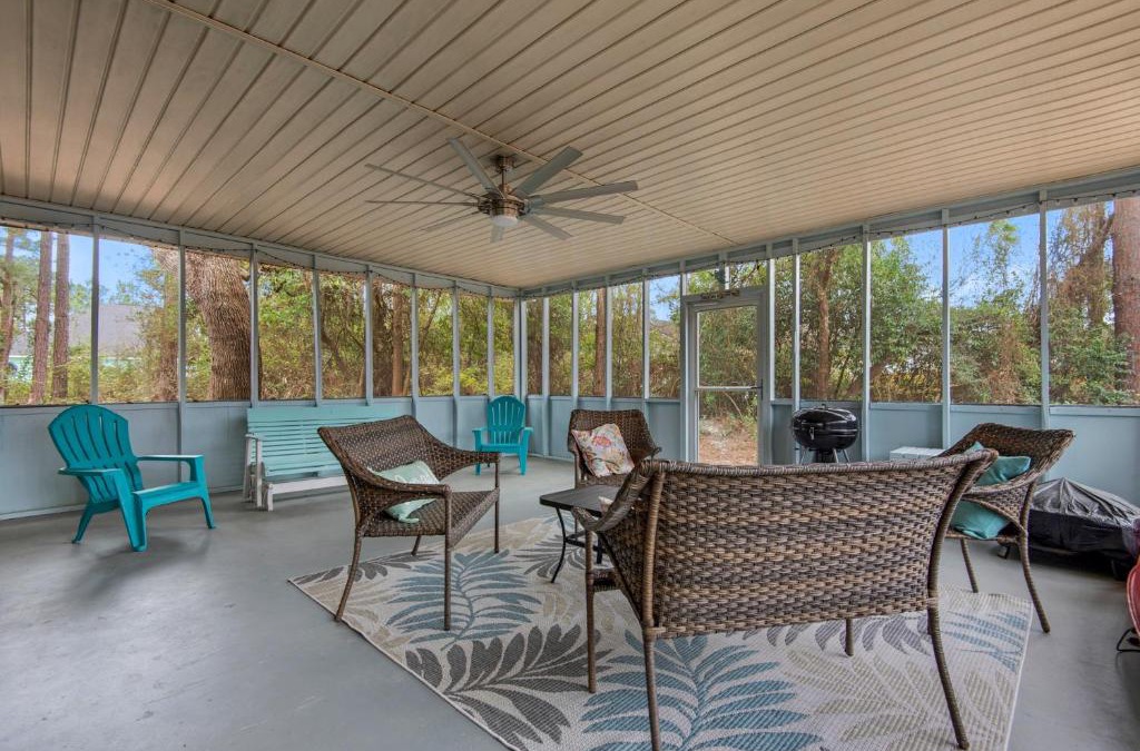 Gulf Breeze House | Gulf Brz-Beaches-Dwntwn PNS-Pet Friendly-Canal