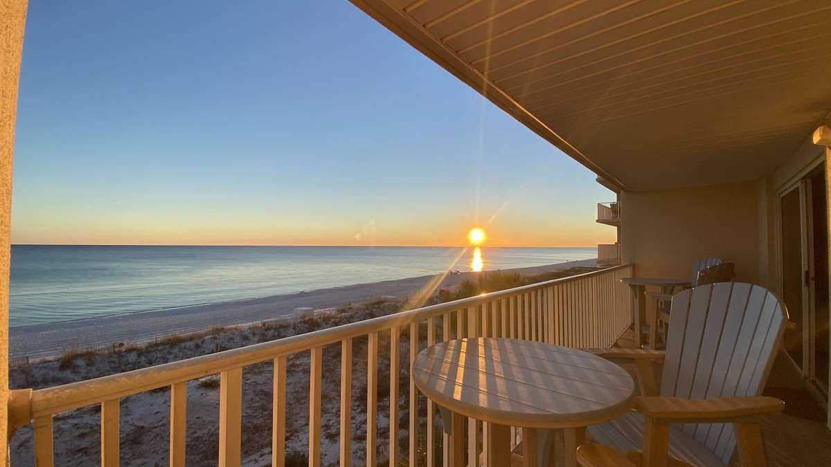 Fort Walton Beach - Destin Condo | Gulf Front! Amazing views- directly on the Ocean!