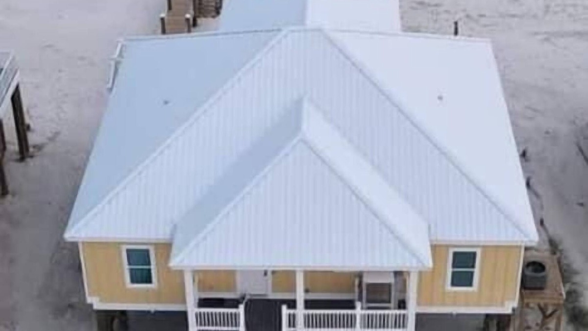 Surf Side Shores House | Gulf front House on white sand private beach in Ft. Morgan - Gulf Shores area.