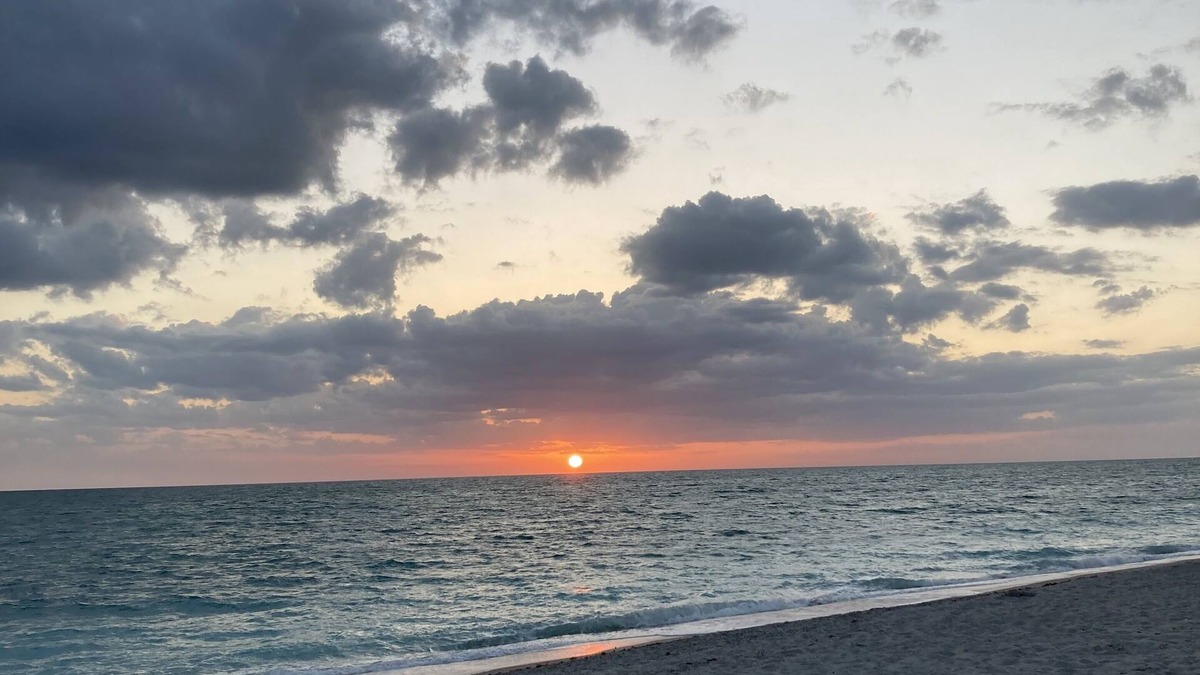 Englewood House | Gulf of America. Private Beach and Heated Pool.nThe perfect beach cottage