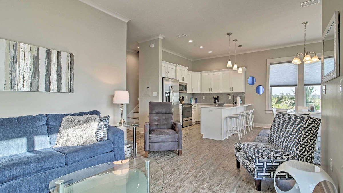 Gulf Shores Cottage | Gulf Shores Home w/Shared Pool, 2 Blocks to Beach