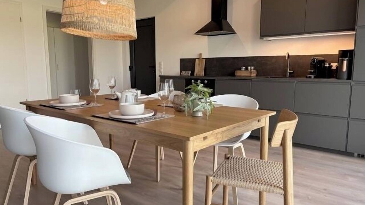 Altfunnixsiel Apartment | Gulfhof Funnixerhörn een - Stylish vacation farm with garden and wide landscape