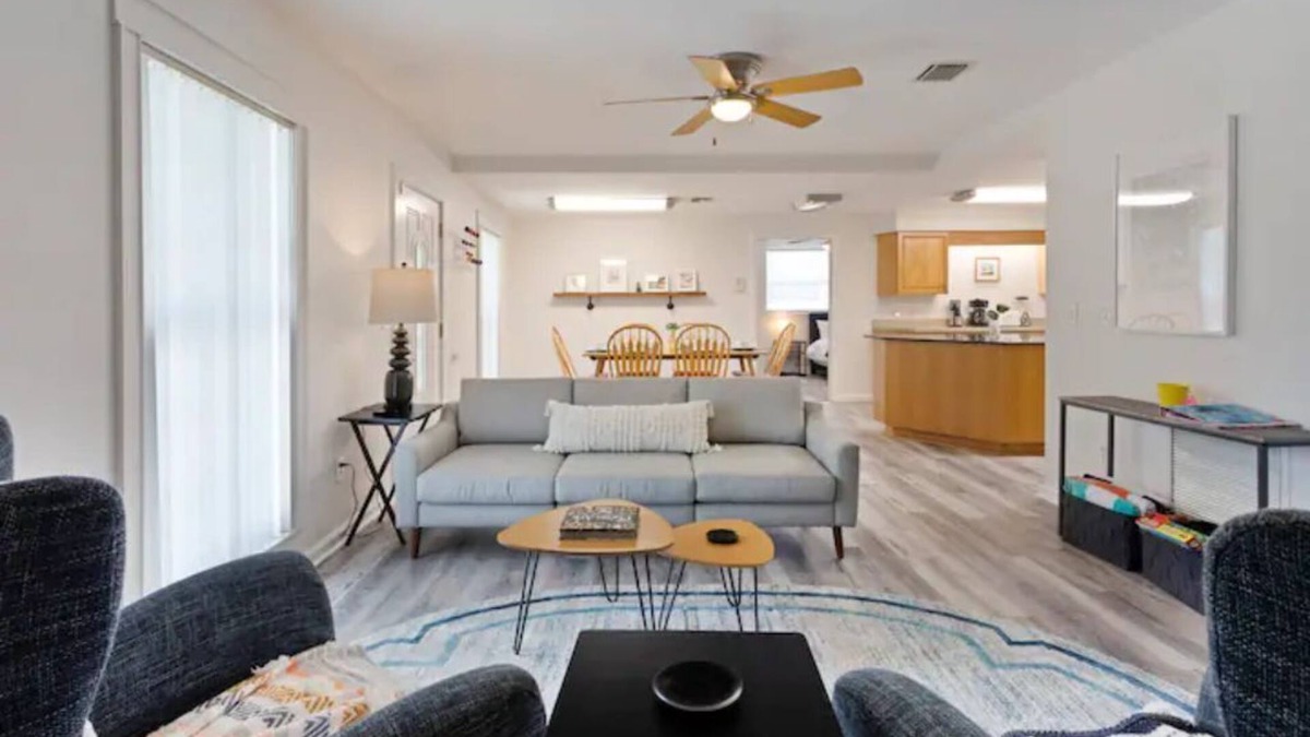 Gulfport House | Gulfport Retreat 5BR Heated Pool
