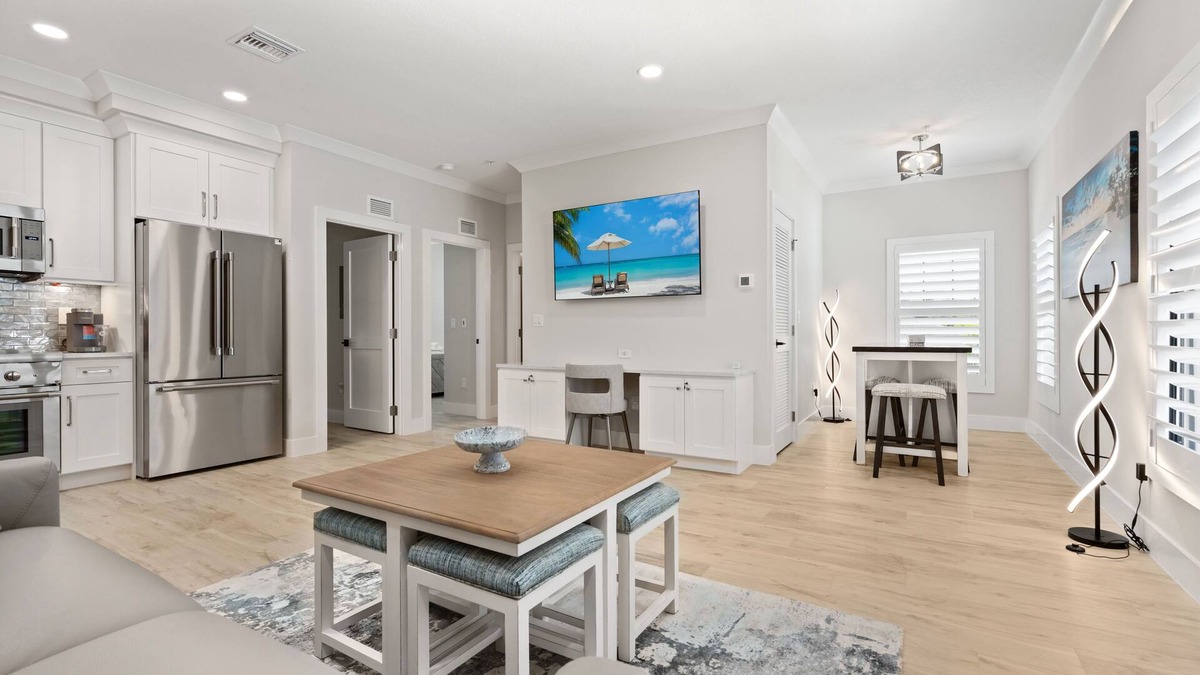 Central Sarasota Apartment | Gulfside Sarasota Retreat – Beach Close By