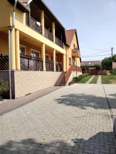 Tiszaorveny House | Gulyás Vendégház