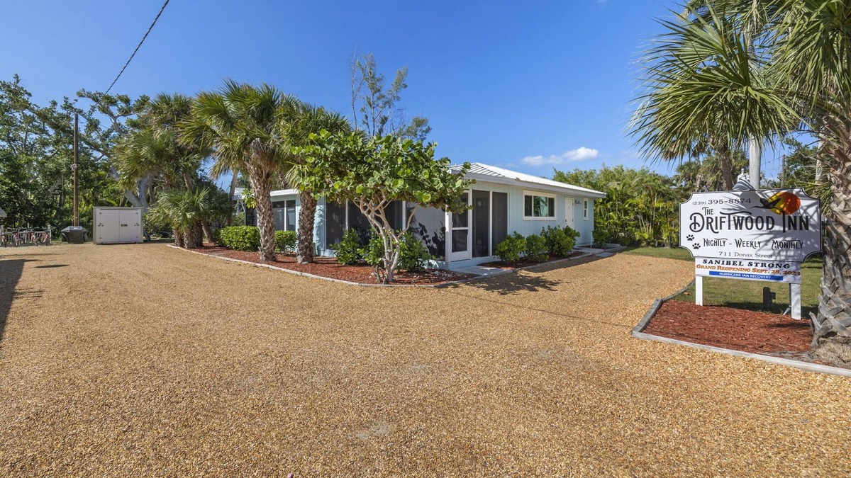 Sanibel Cottage | Gumbo Limbo cottage - quaint island paradise