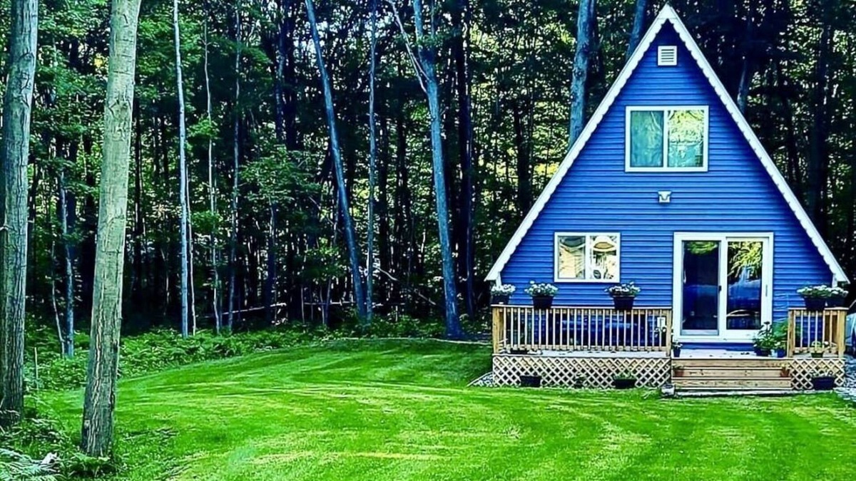 Ludington House | Gumdrop Cottage