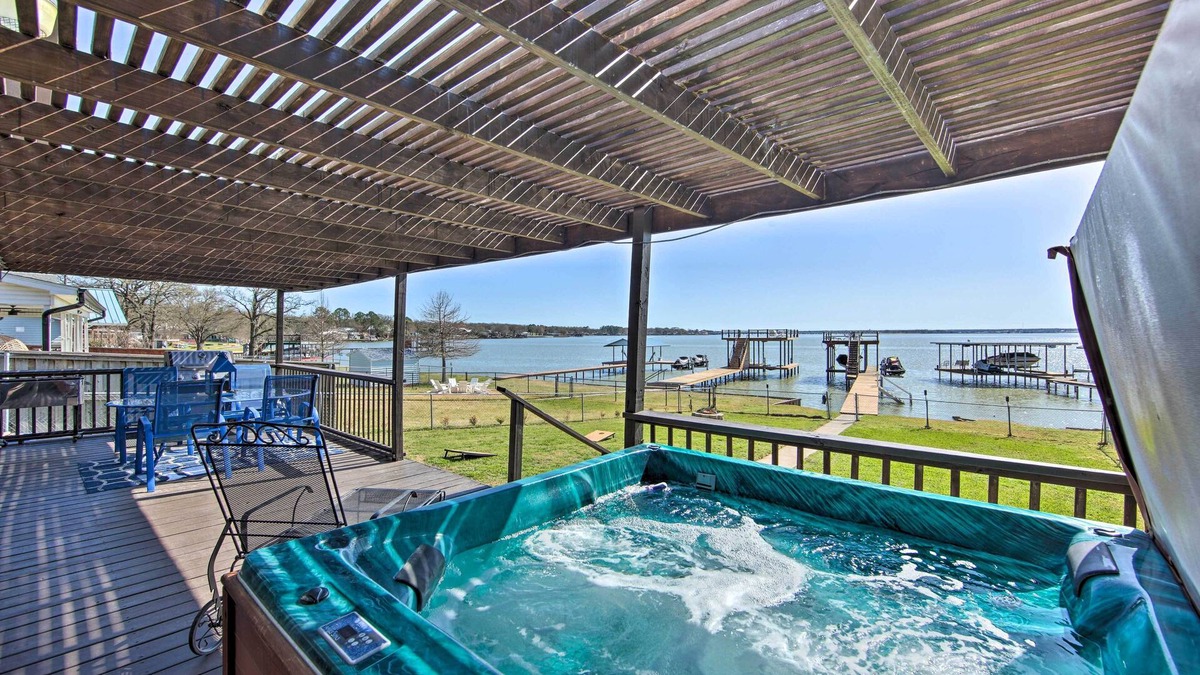 Gun Barrel City House | Gun Barrel City Home w/Hot Tub!