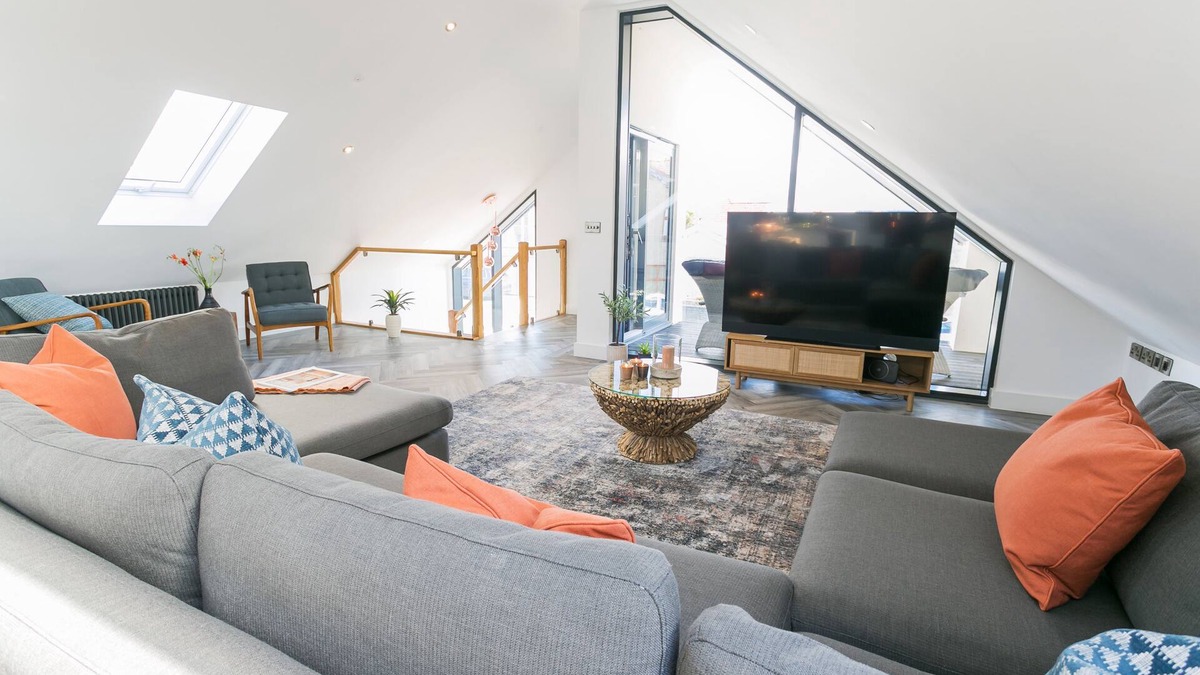 Rhosneigr Cottage | Gwel y Wyddfa - sleeps 6 guests in 3 bedrooms