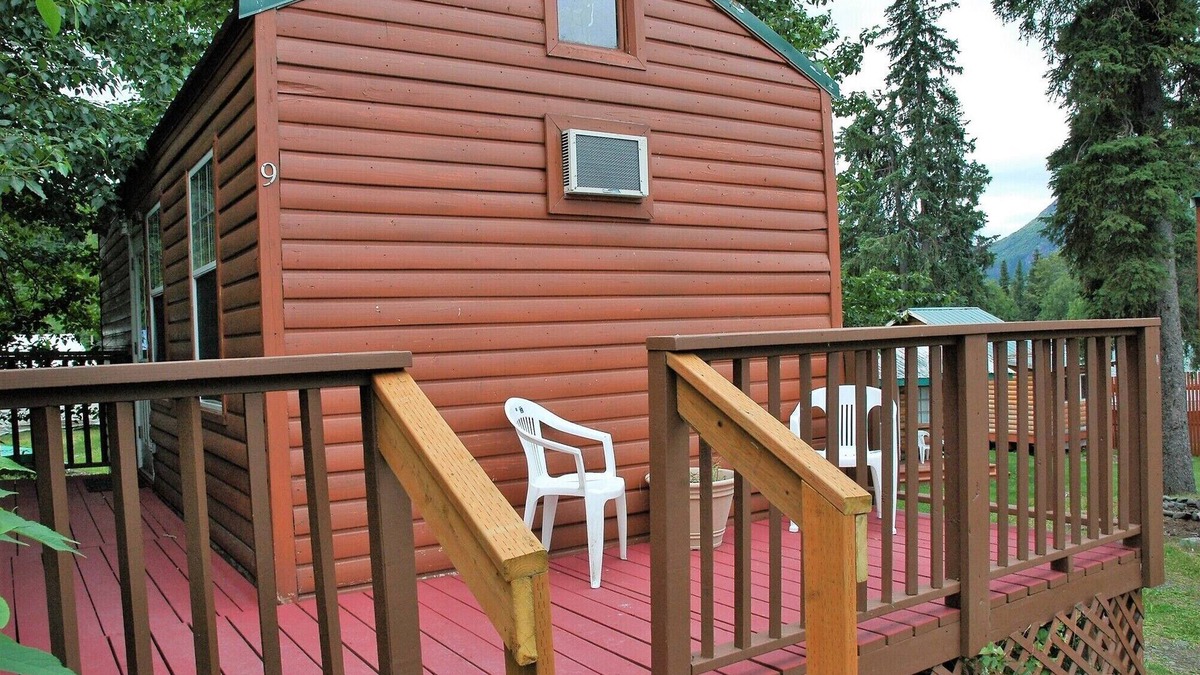 Kenai Peninsula Cabin | Gwin's Lodge Cedar Chalet #11