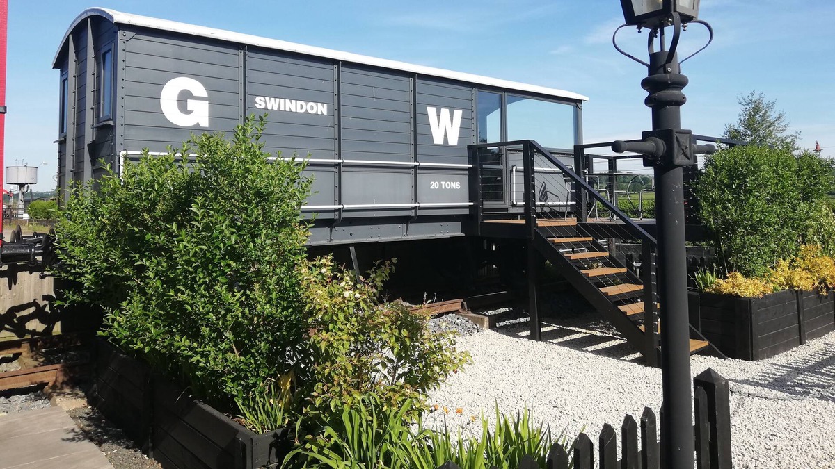Newenden Cottage | GWR Toad - Original converted train carriage - Sleeps 2 - watch steam trains pass by 20ft away