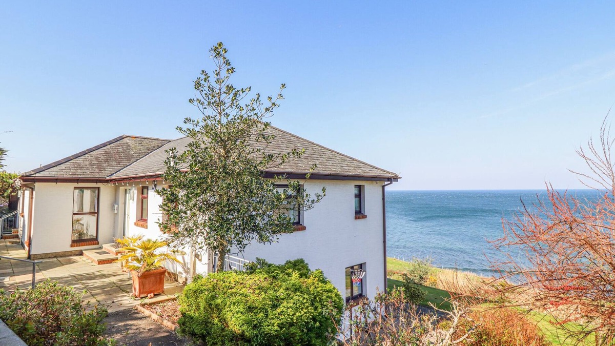 Llwyngwril Cottage | GWYLANOD, family friendly, country holiday cottage in Fairbourne