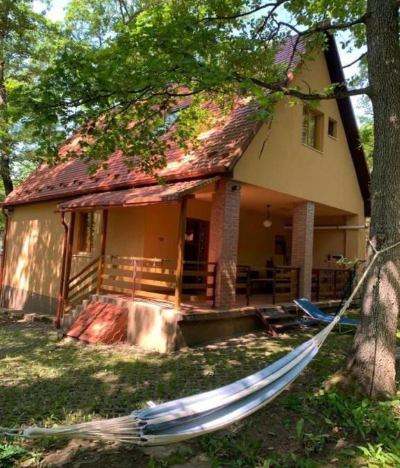 Noszvaj House | Gyöngyvirág Vendégház