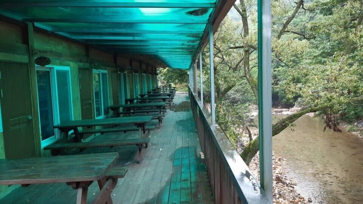 Gyeongju House | Gyeongju Log Cabin