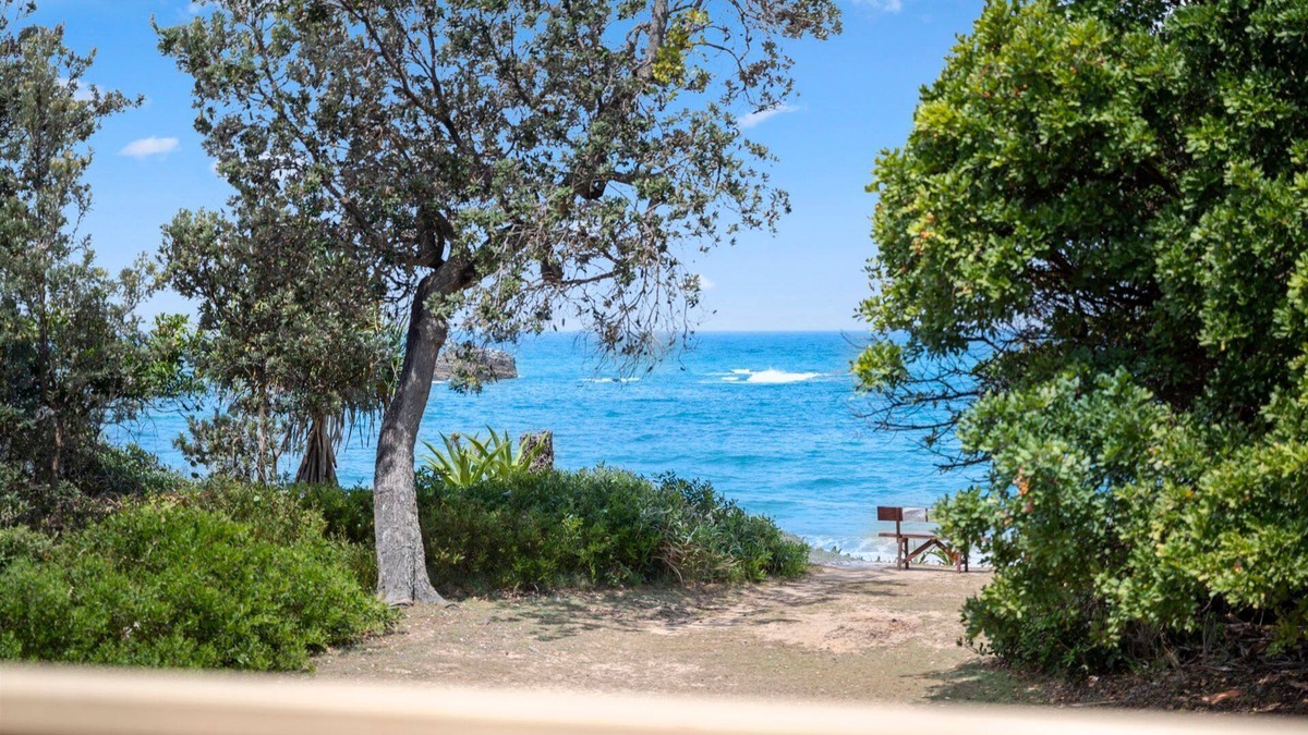 Korora House | Gypsea Stays - stunning beach right at your back door!