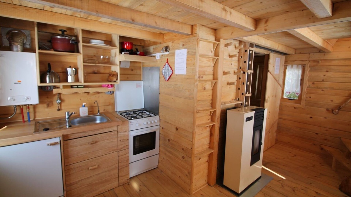Bellecombe Bed & Breakfast | Hébergement Insolite , Cabane Autonome Perchée Dans la Végétation