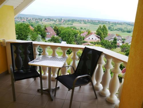 Alsopahok Apartment | Hévíz -Alsópáhok Villa-Erika Apartman
