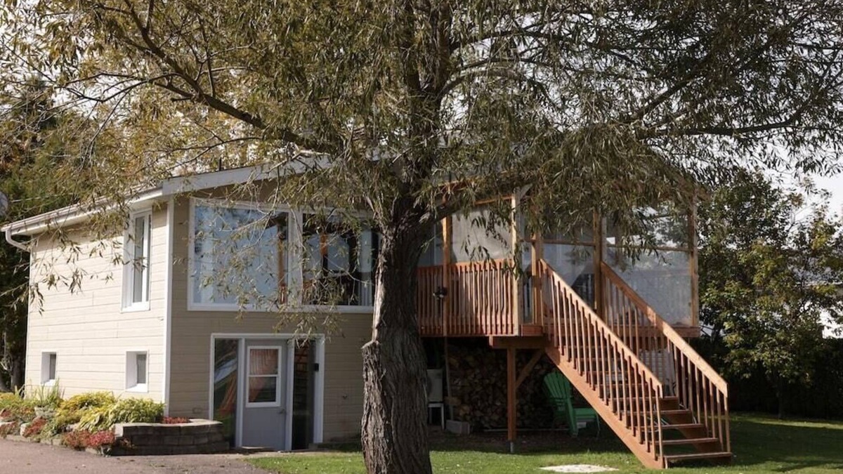 St. Felicien Ski Chalet | Hôtel à la maison - La Dorée avec plage privée