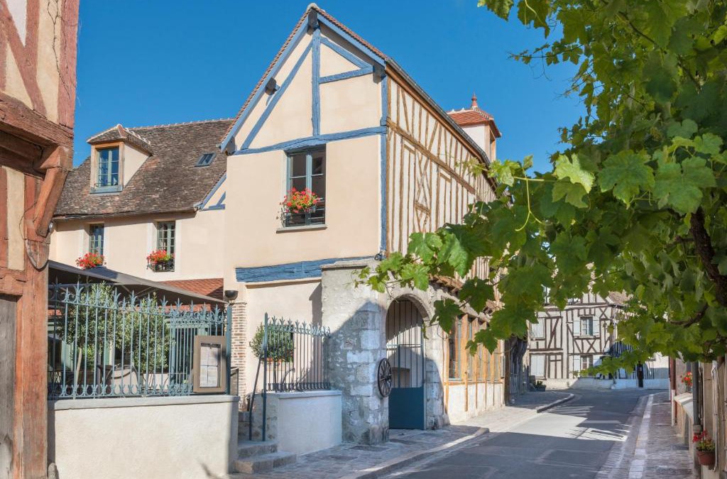 Provins Hotel | Hôtel Aux Vieux Remparts, The Originals Relais